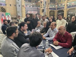 برپایی میز خدمت قضایی با حضور دادستان شهرستان شهریار در نمازجمعه شهر اندیشه