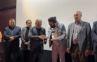 رونمایی و اکران فیلم سینمایی خار و خاک به کارگردانی حسن محمدی