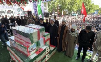 تشییع پیکر پاک شهدای جنگ رمضان شهرک وائین بر دستان مردم شهریار